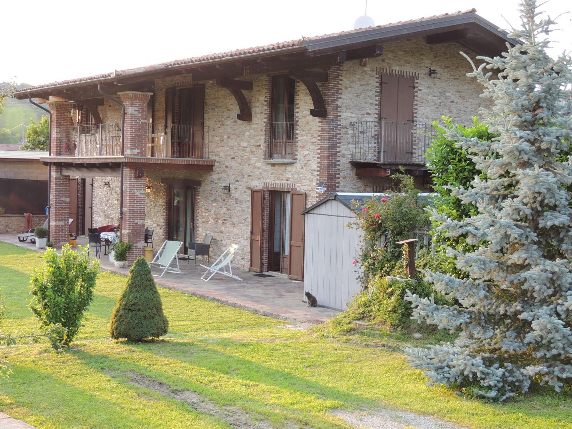 B&B Casa Bella Comba Vignolo Exteriör bild