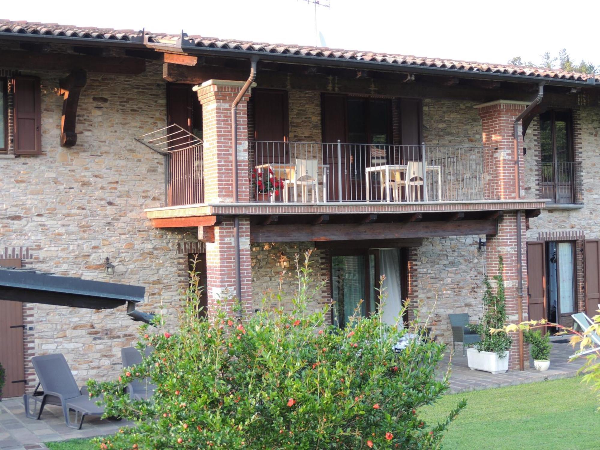B&B Casa Bella Comba Vignolo Exteriör bild